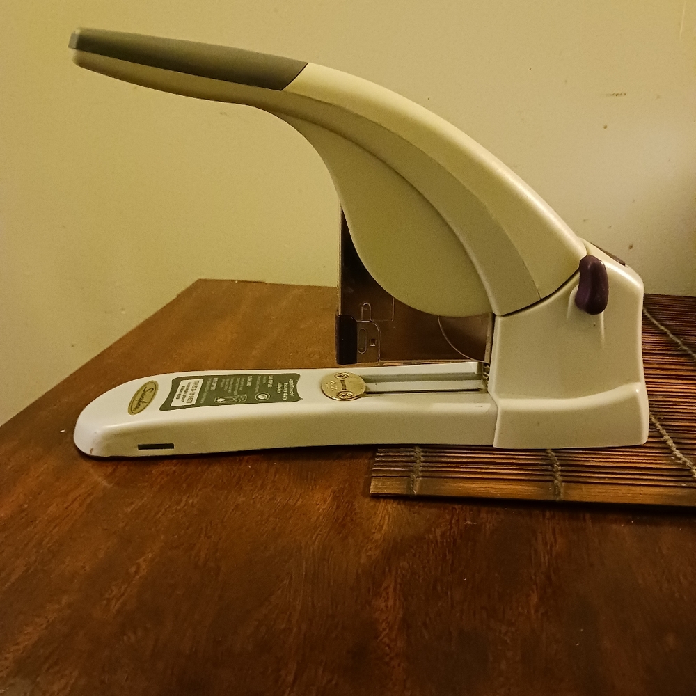 "SWINGLINE"..LIGHTTOUCH HEAVY DUTY STAPLER..GRAY/BLACK..TESTED..WORKS